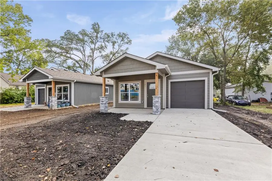 121 S Cedar Street, Ottawa, KS 66067 - #3