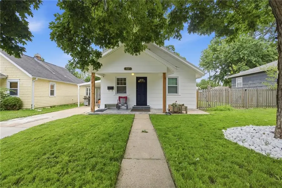 4738 Canterbury Street, Roeland Park, KS 66205 - #2