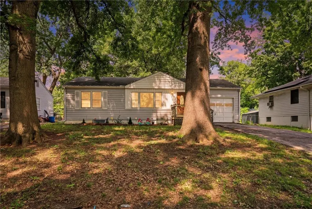 3022 S Norwood Avenue, Independence, MO 64052 - #1