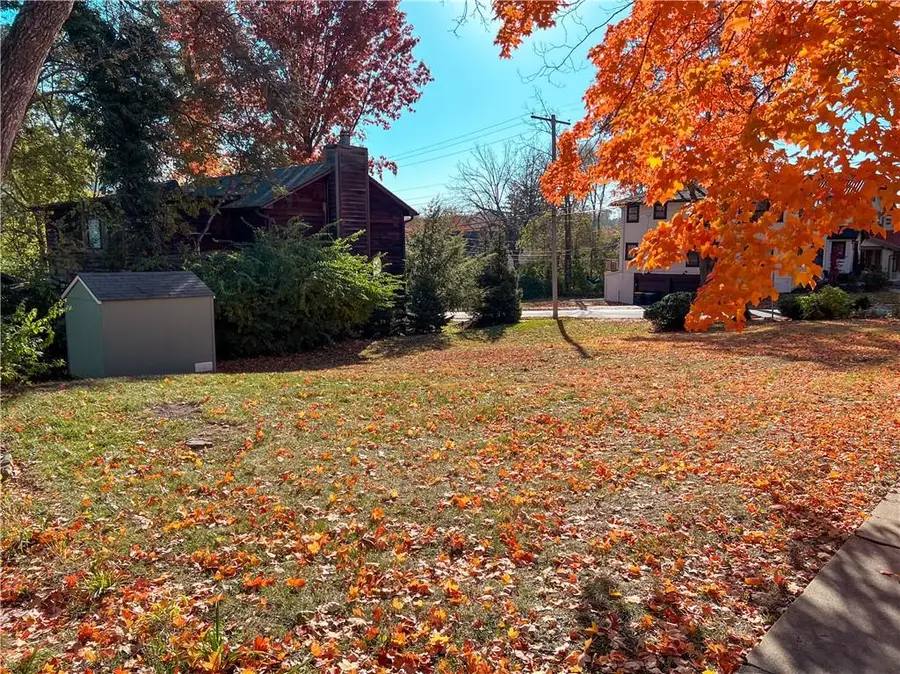 1118 W 48th Street, Kansas City, MO 64112 - #3