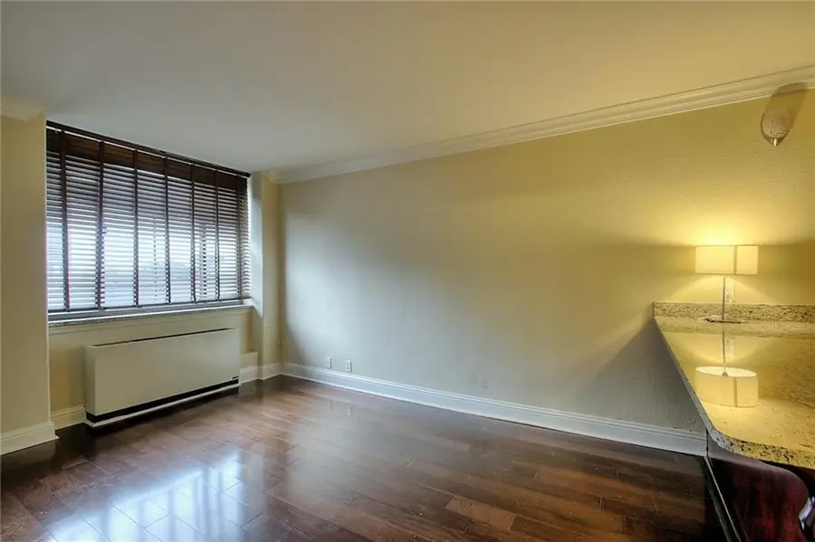 700 E 8th Street #4D, Kansas City, MO 64106 - #3