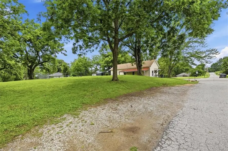 49 Santa Fe Street, Leavenworth, KS 66048 - #2