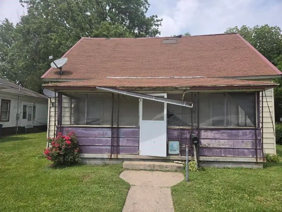 308 W Cleveland Street, Charleston, MO 63834 - #1