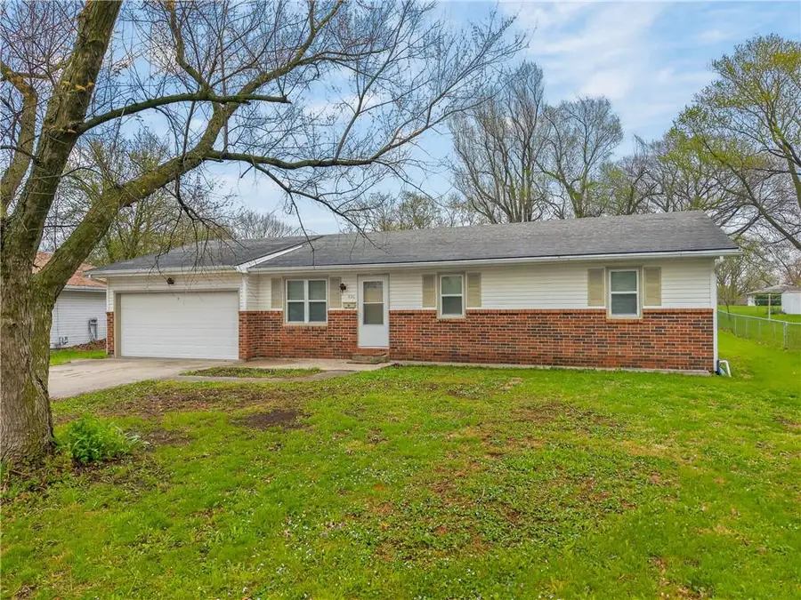 420 N Hunt Street, Cameron, MO 64429 - #2