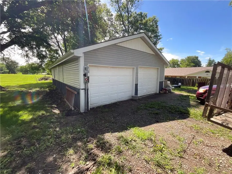 419 S Orange Street, Cameron, MO 64429 - #2