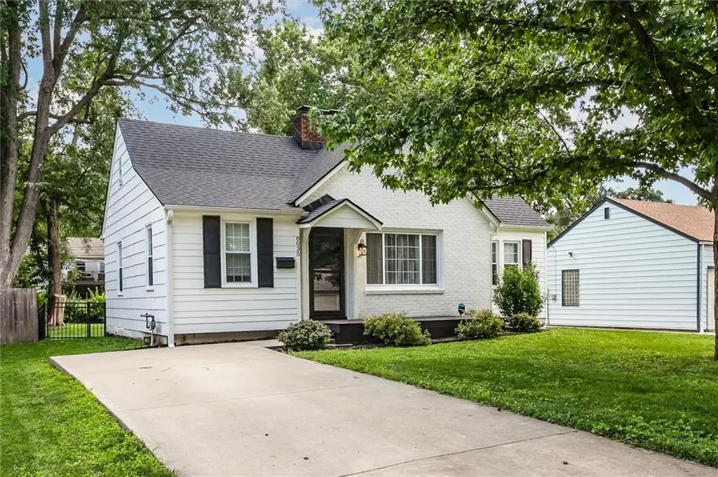 8035 Madison Avenue, Kansas City, MO 64114 - #1