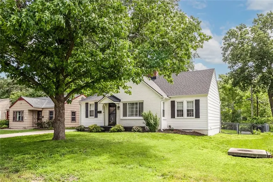 8035 Madison Avenue, Kansas City, MO 64114 - #3