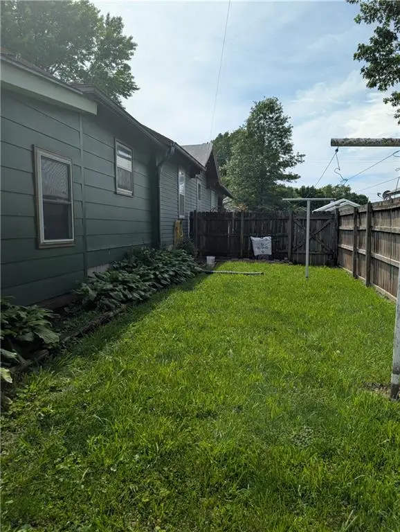 530 N Lyon Avenue, Marshall, MO 65340