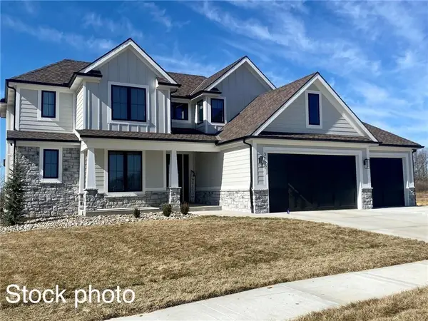 2050 NW Scenic View Drive, Riverside, MO 64150