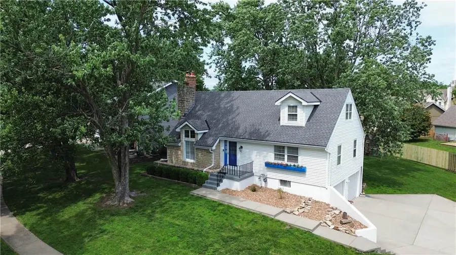 520 SW Windmill Lane, Lees Summit, MO 64082 - #2