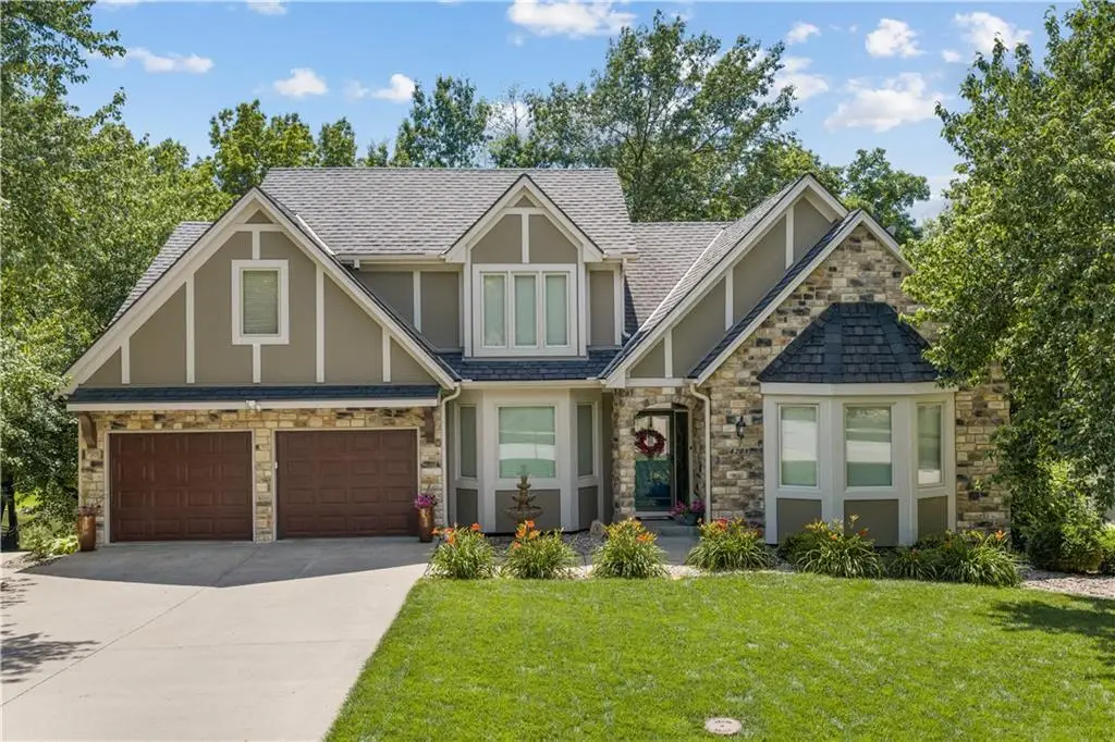 4208 NE Courtney Drive, Lees Summit, MO 64064 - #1