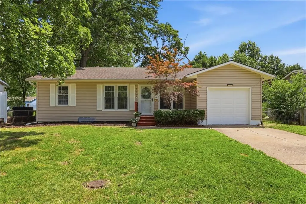 605 Gibson Road, Lees Summit, MO 64063 - #1