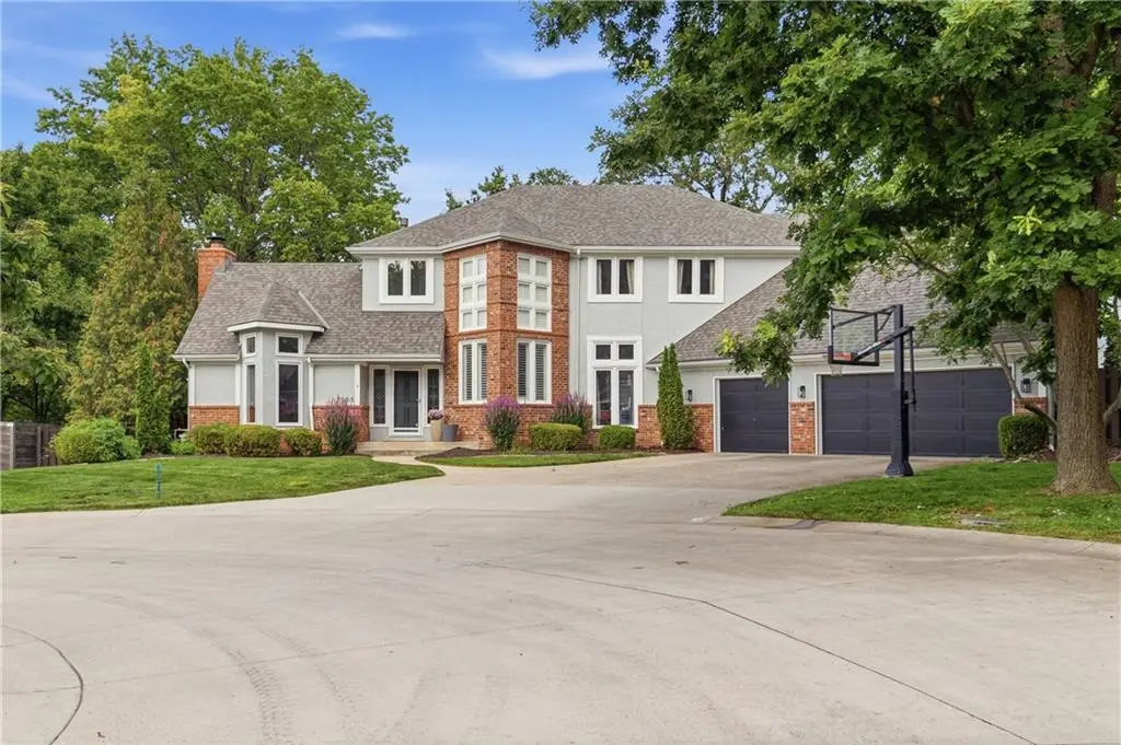 7505 El Monte Circle, Prairie Village, KS 66208 - #1