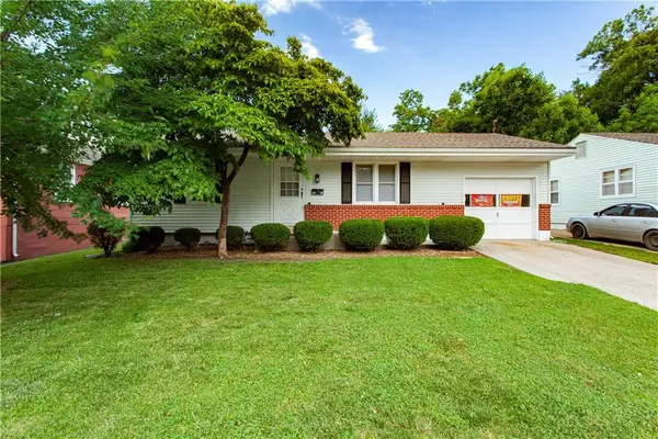 3020 S Northern Boulevard, Independence, MO 64052