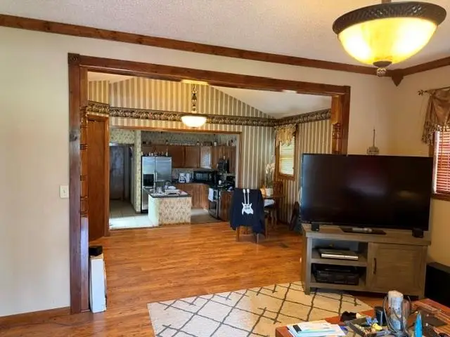 901 E 5th Street, Altamont, KS 67330 - #2