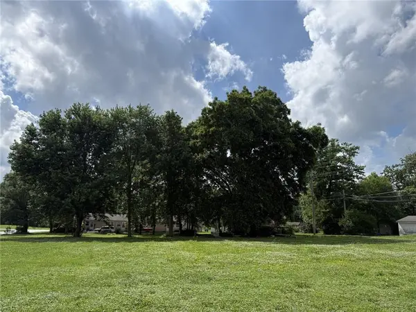 207 N Cedar Street, Cameron, MO 64429