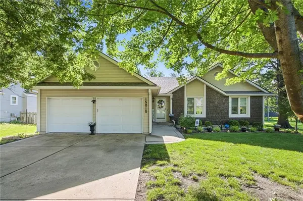 15015 Broadmoor Street, Overland Park, KS 66223