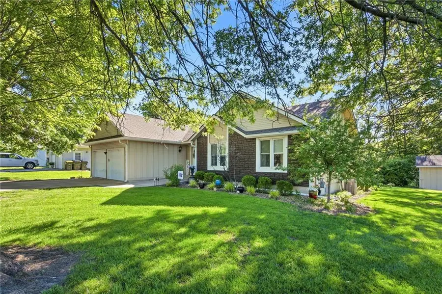 15015 Broadmoor Street, Overland Park, KS 66223 - #3