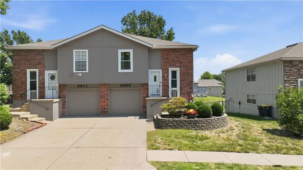 8669 N Hull Avenue, Kansas City, MO 64154 - #1