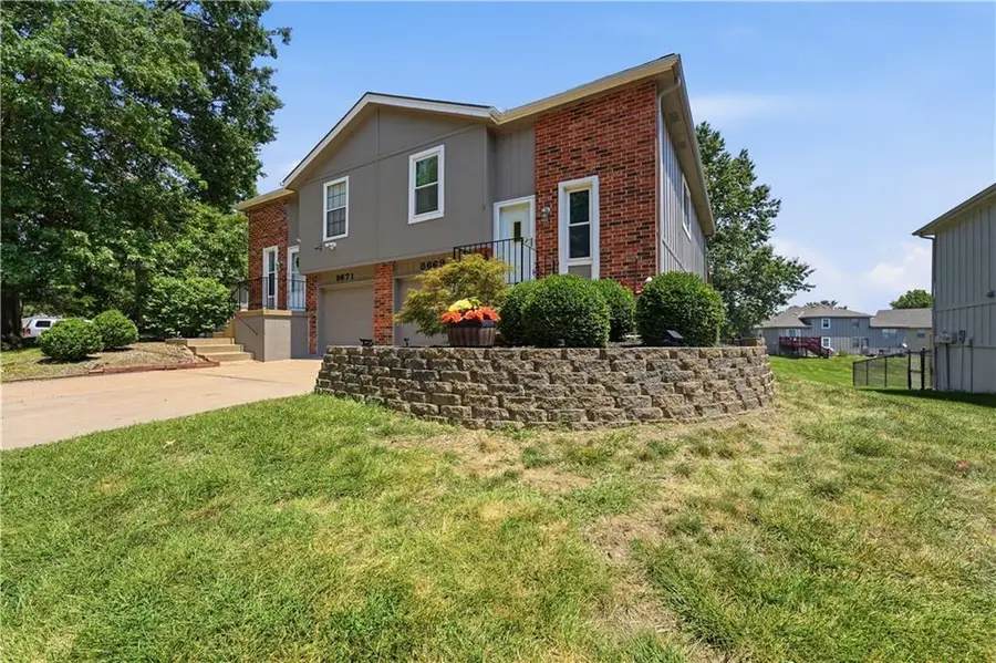 8669 N Hull Avenue, Kansas City, MO 64154 - #2