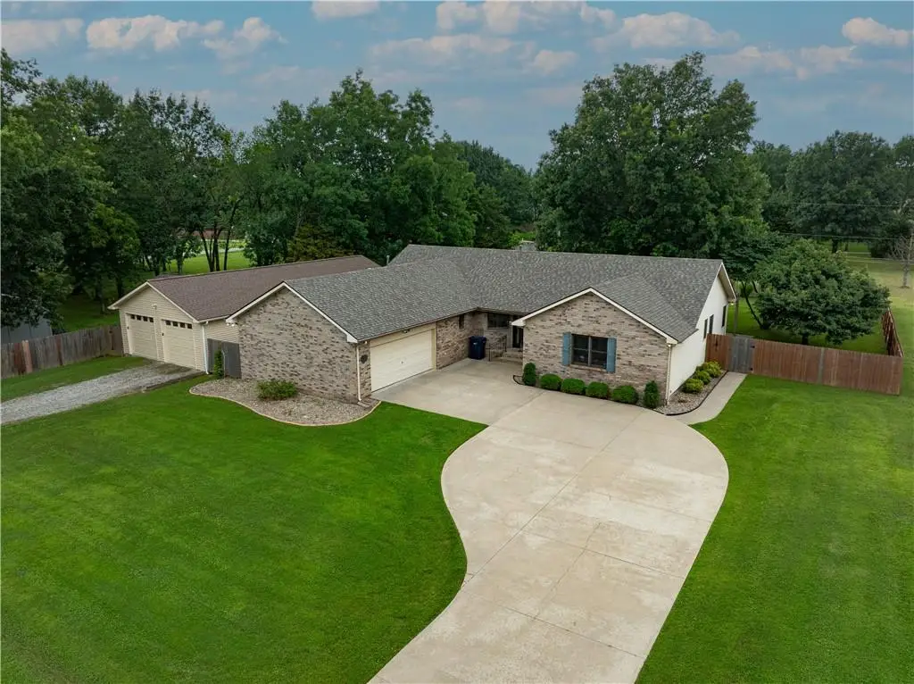105 W Lincoln Street, Frontenac, KS 66763 - #1