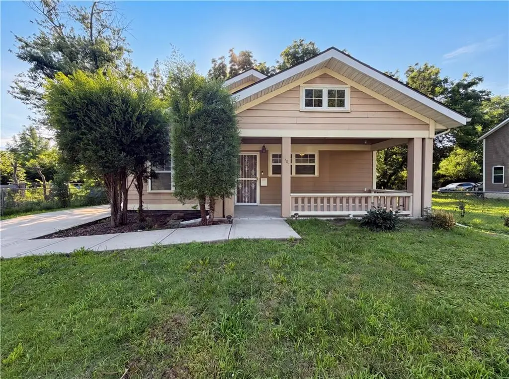 3407 Forest Avenue, Kansas City, MO 64109 - #1