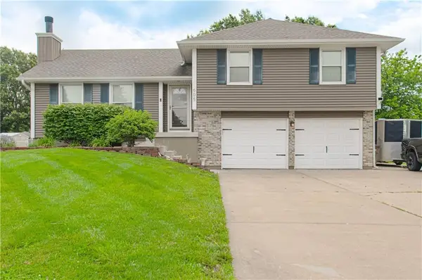 605 Meadow Court, Raymore, MO 64083