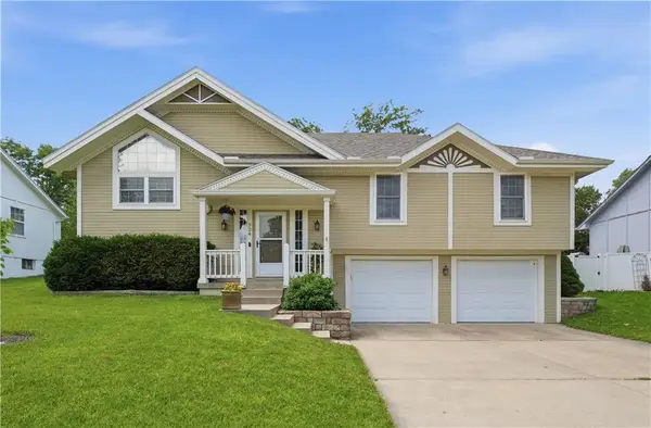724 NE Colleen Drive, Lee's Summit, MO 64086