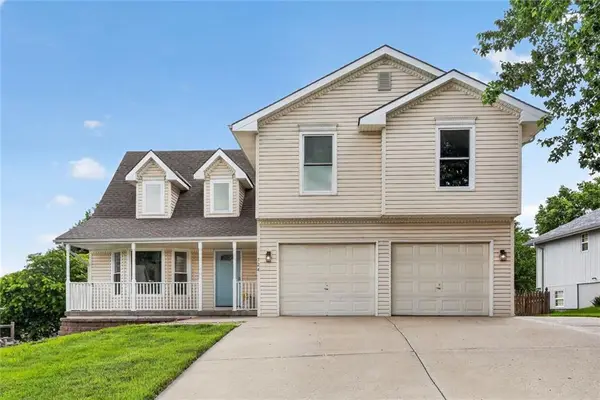 724 N Plum Rose Drive, Liberty, MO 64068