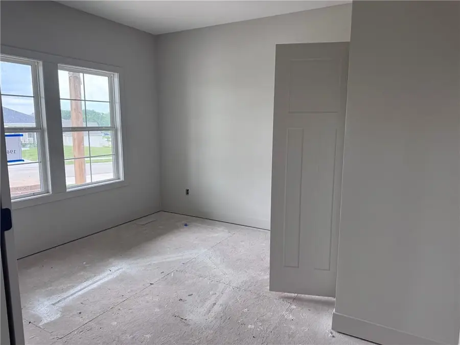 1945 Longview Drive, Liberty, MO 64068 - #2