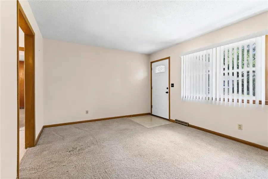4826 Stearns Lane, Shawnee, KS 66203 - #2