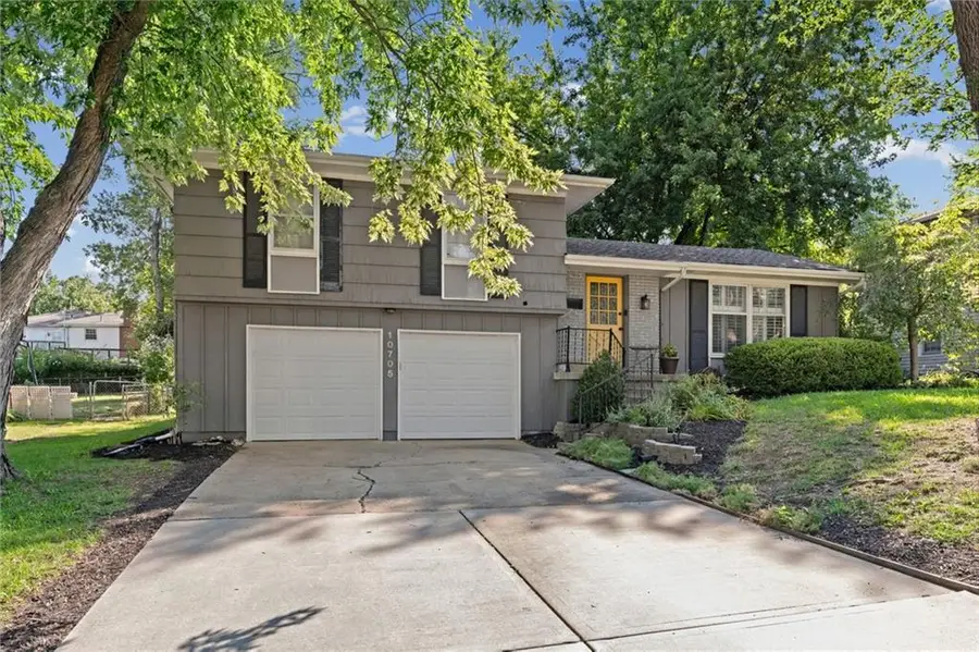 10705 Walrond Avenue, Kansas City, MO 64137 - #3