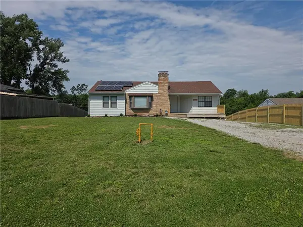 1704 S State Route 291 Highway, Independence, MO 64057