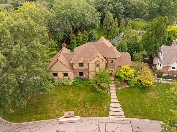 12401 W 110th Terrace, Overland Park, KS 66210