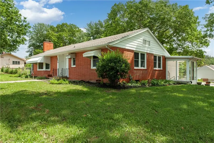 7323 Manchester Avenue, Kansas City, MO 64133 - #3