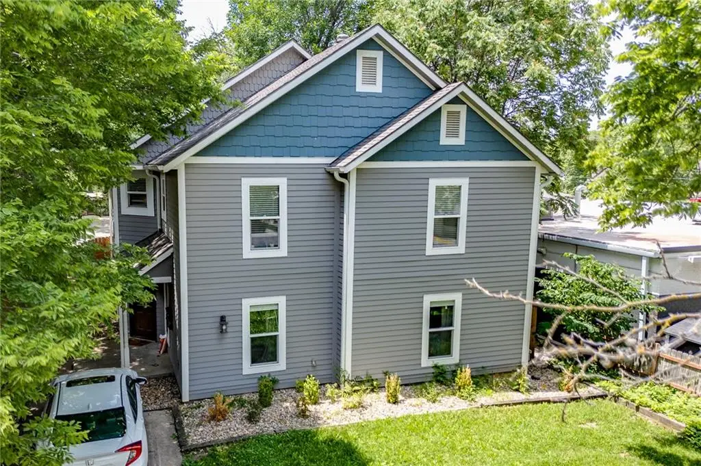 911 Ohio Street, Lawrence, KS 66044 - #1