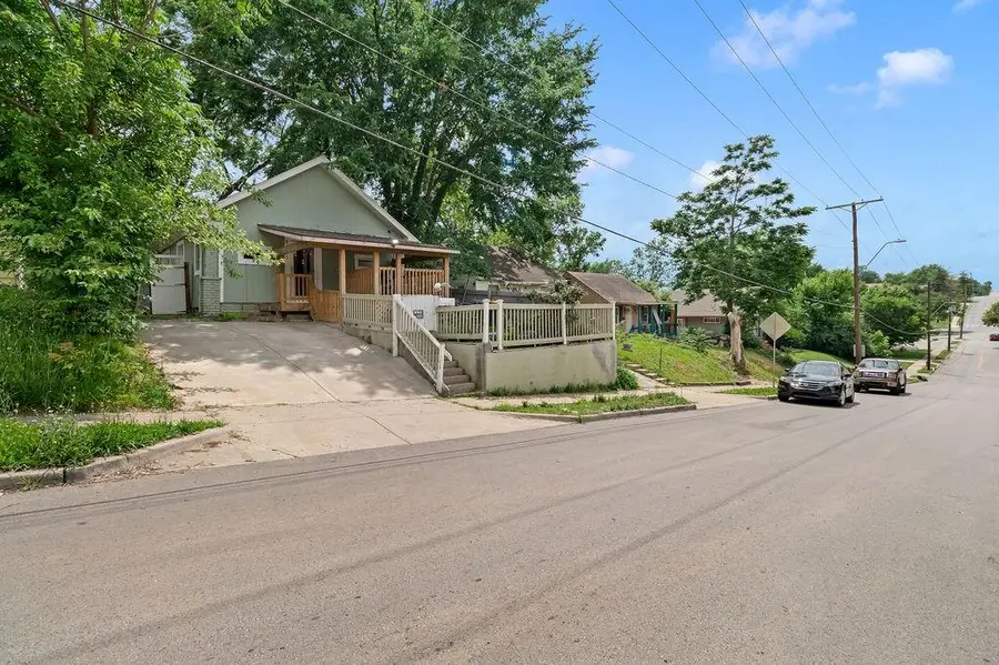 5441 E 27th Street, Kansas City, MO 64127 - #2