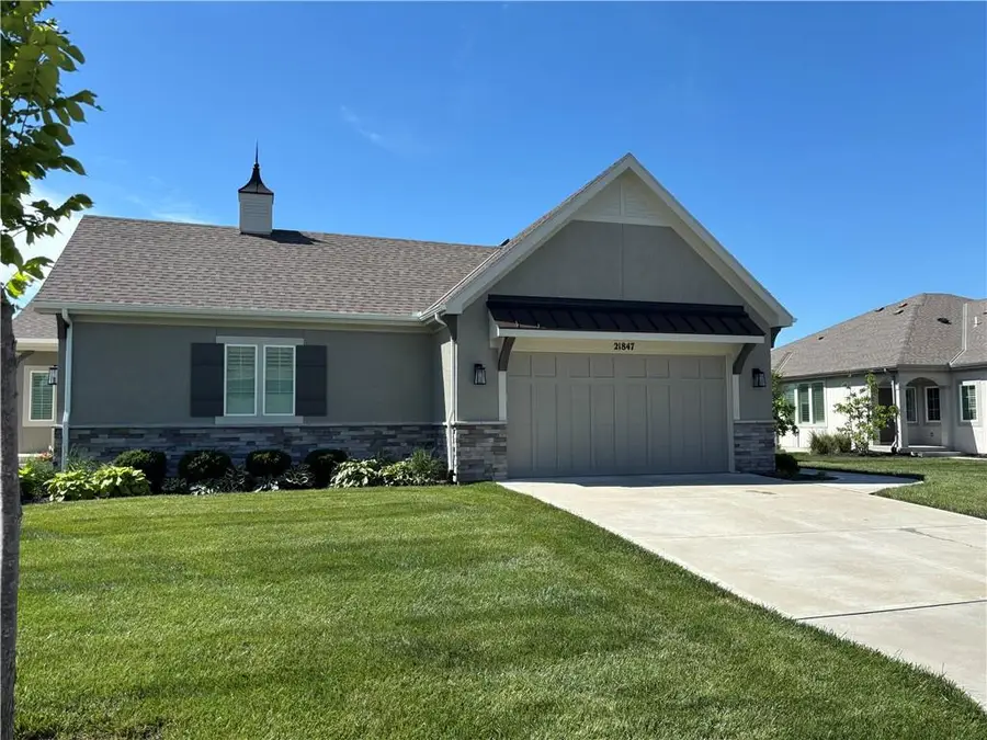 21847 W 82nd Terrace, Lenexa, KS 66220 - #2