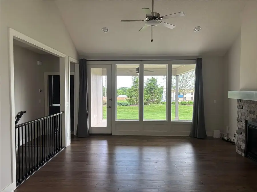 21847 W 82nd Terrace, Lenexa, KS 66220 - #3