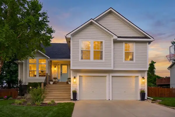 5903 Meadowsweet Lane, Shawnee, KS 66226