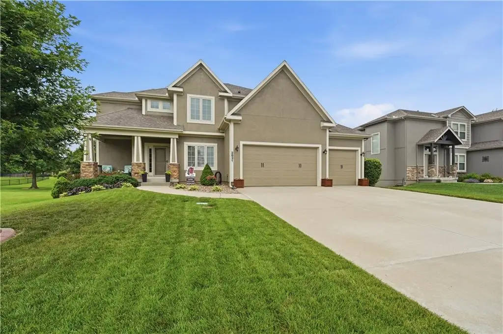 2821 NE Parkview Lane, Lees Summit, MO 64086 - #1
