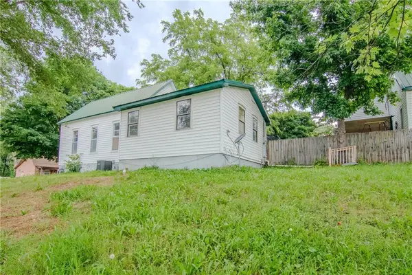 104 W Osage Street, Warsaw, MO 65355