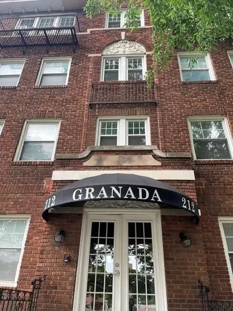 212 Emanual Cleaver Boulevard E, Kansas City, MO 64112 - #3