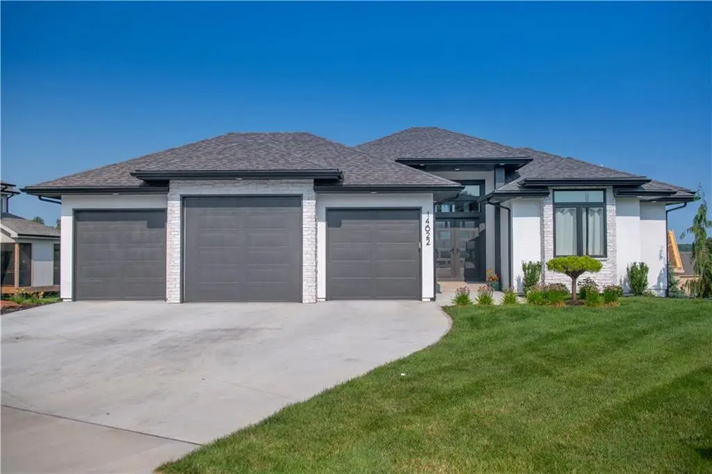 14622 Thousand Oaks Place Place, Parkville, MO 64152 - #1