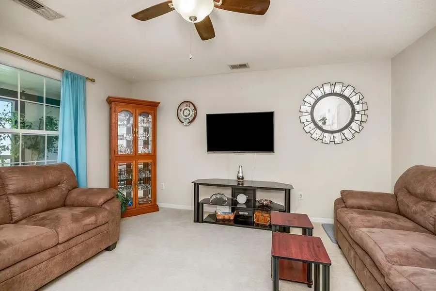 2305 NE 68th Street, Gladstone, MO 64118 - #2