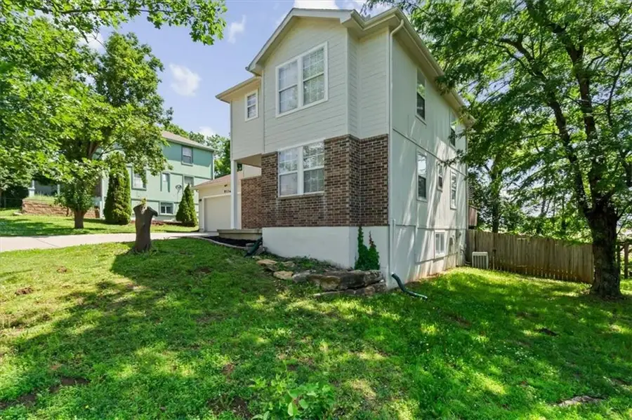 811 N 89th Street, Kansas City, KS 66112 - #2