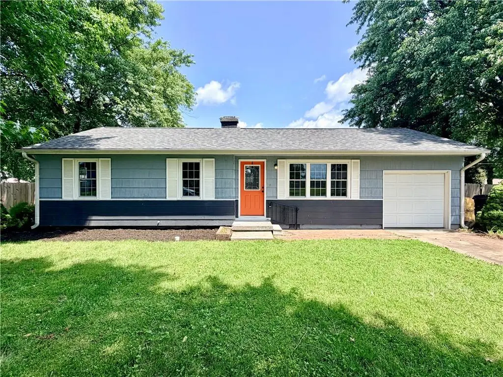 329 North Drive, Marshall, MO 65340 - #1