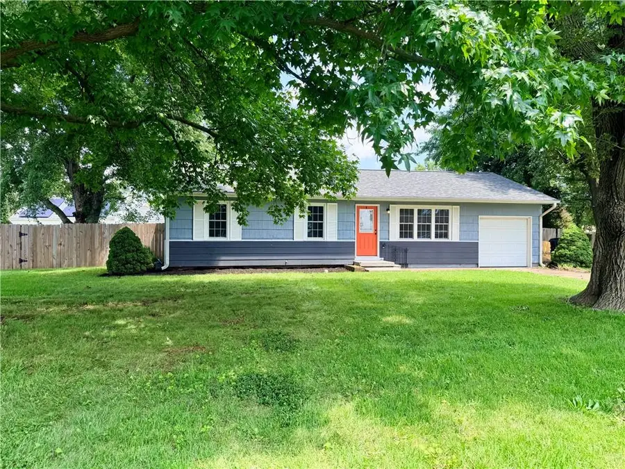 329 North Drive, Marshall, MO 65340 - #3