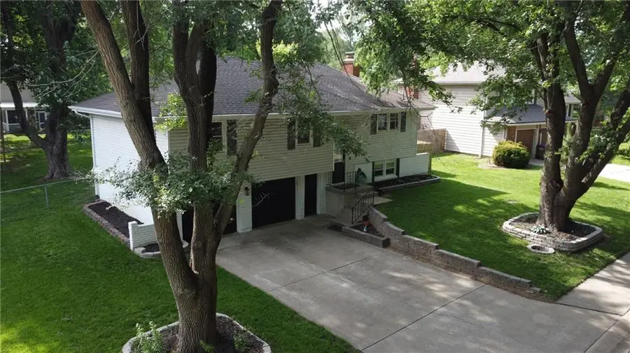 408 N Jefferson Street, Raymore, MO 64083 - #3