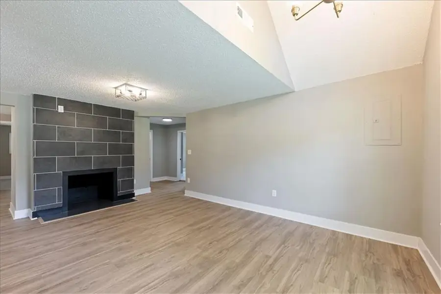 8005 Harris Avenue, Kansas City, MO 64138 - #3